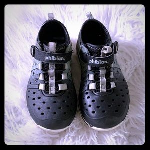 🍁Stride Rite Made2Play Phibian Sneaker Sandal